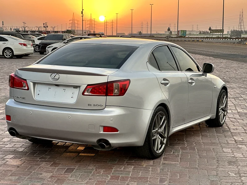 Luxes IS 300 Gcc 200763226216342146114
