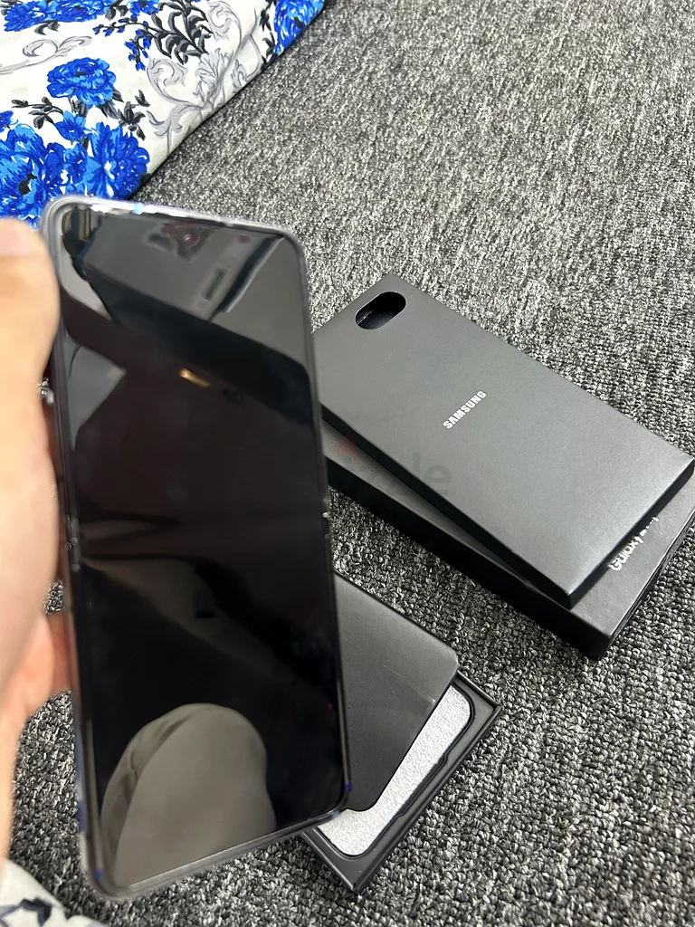 Samsung Galaxy Flip 563215380475265113
