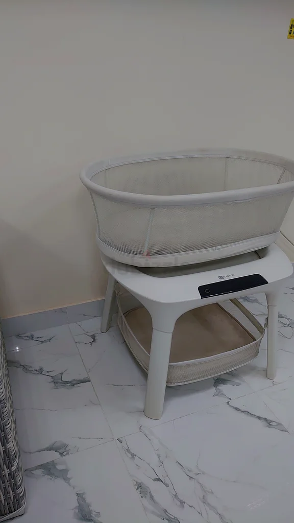 4momes swinging baby cot62929659284609111