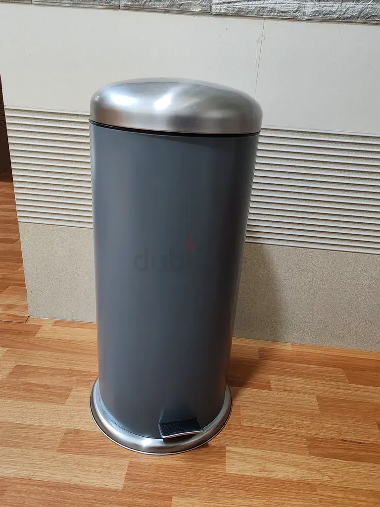 Dust bin