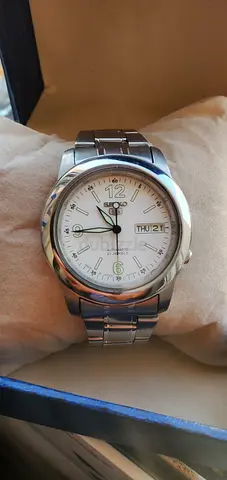 Vintage Seiko5 Automatic 7S26 caliber 21-jewels White 39mm Dial Japan made Mens Watch (USED)