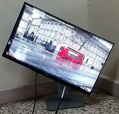 2K Dell 25inc Bezel Less UltraSharp QHD LED Monitor With HDMI + Hidrolic Stand Model No U2515H