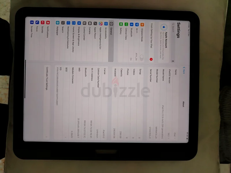 IPad pro 12.9 5th generation 256 with cover