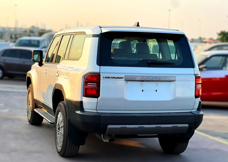 Toyota land Cruiser Prado 4*4  2.7L A/T PETROL 2024 White color63399952693507113