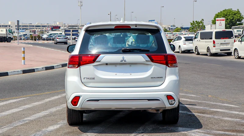 Brand New Mitsubishi Outlander Enjoy 2022 2.0L A/T FWD Petrol White/Black |OUTLANDERENJOY| FOR LOCAL63152749364482114