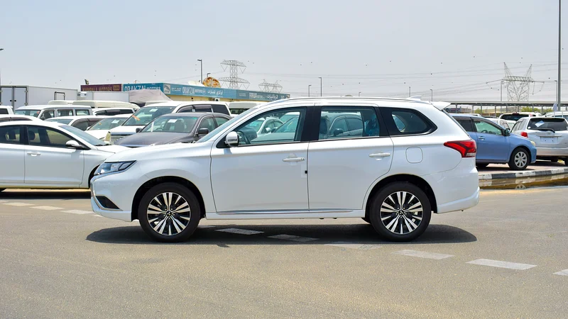 Brand New Mitsubishi OutlanderEnjoy Black Edition 2022 2.4L A/T FWD |White/Black| O-BLACK| FOR LOCAL63223817120385113