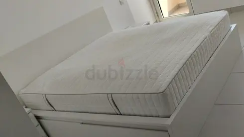 IKEA Malam king size bed 180/200cm bed with 2 storage drawers underneath and Ikea mattress