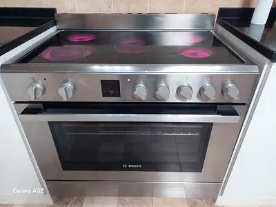 Bosch 5 Zones Electric Ceramic Hob Cooker HKK99V850M
