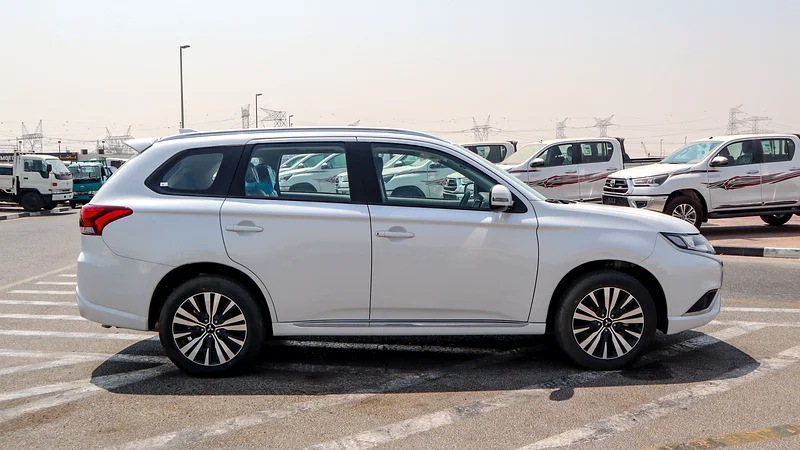 Brand New Mitsubishi Outlander Enjoy 2022 2.0L A/T FWD Petrol White/Black |OUTLANDERENJOY| FOR LOCAL63152749364482113