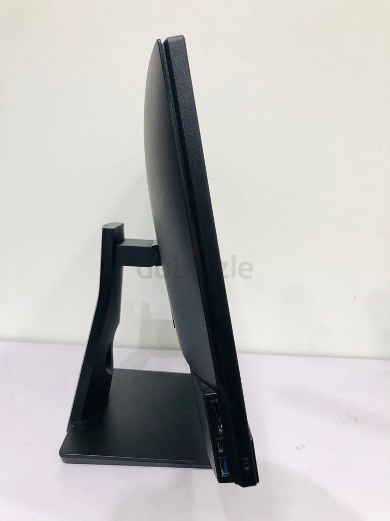 جهاز كمبيوتر DELL 5260 OPTIPLEX ALL IN ONE بمعالج إنتل i5 من الجيل الثامن مزود بـ 12 نواة، وذاكرة RAM سعة 16 جيجابايت نوع DDR4، وقرص صلب SSD NVME سعة 256 جيجابايت62931666000515114