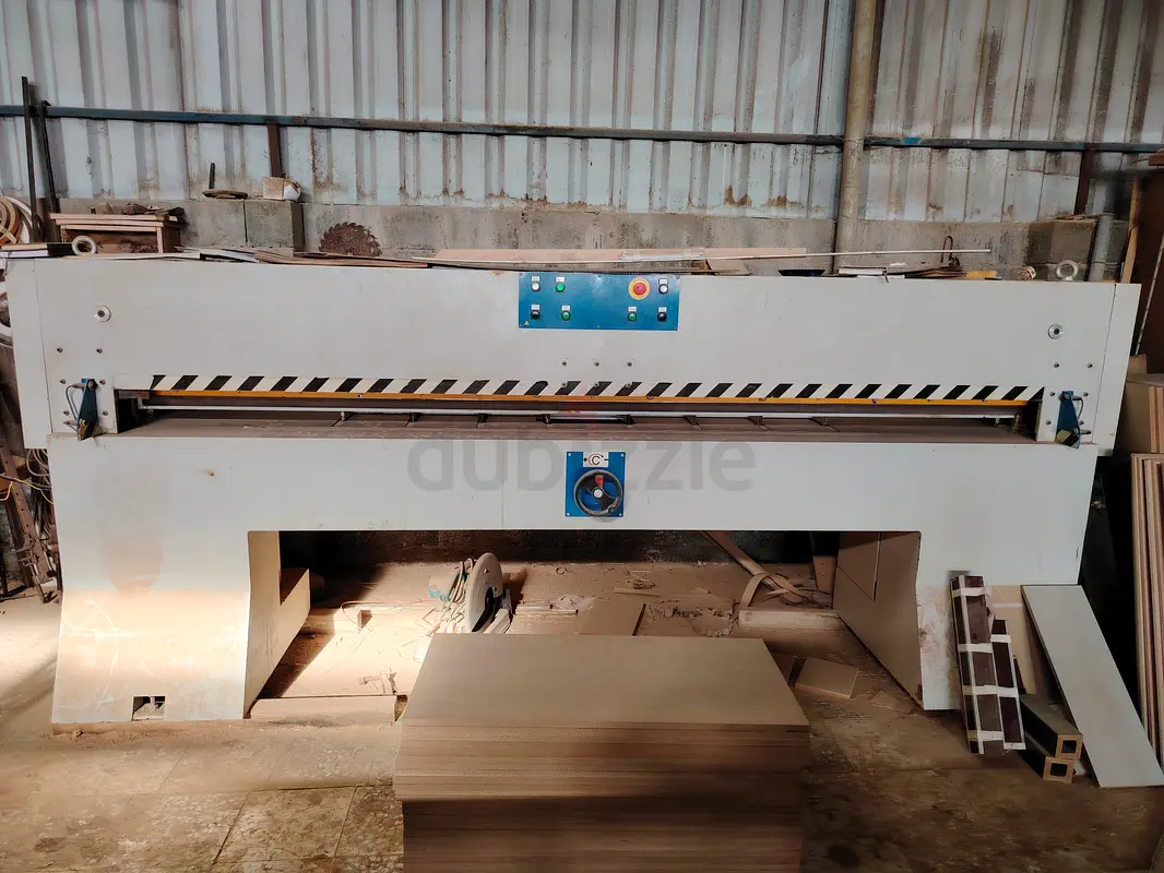 Veneer cutting machine63257633371522114