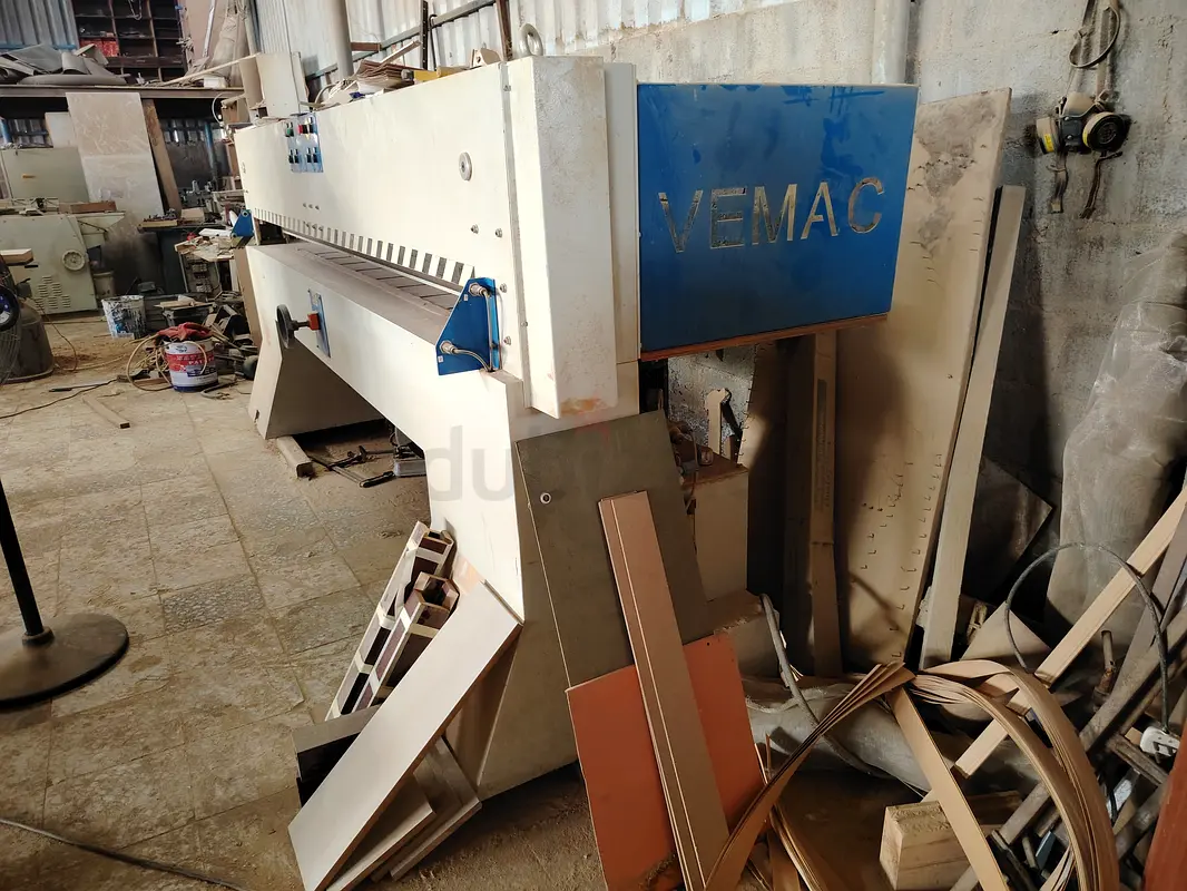 Veneer cutting machine63257633371522113