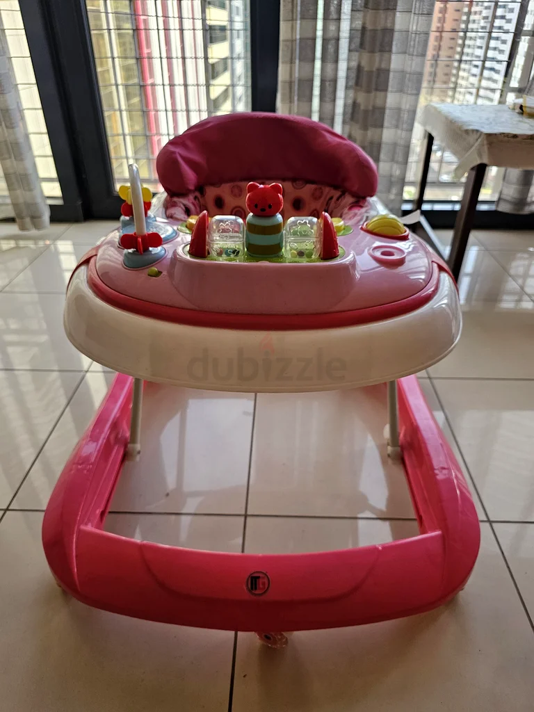 Baby walker with music and rattle63205363510017113