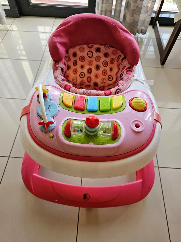 Baby walker with music and rattle632053635100171123