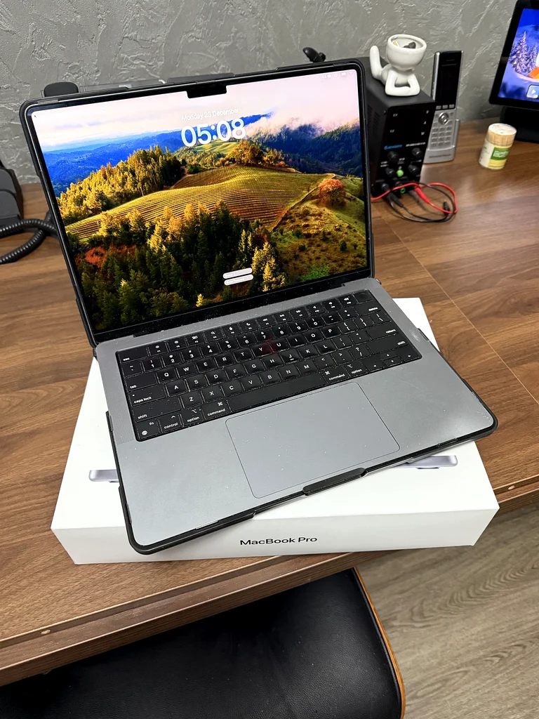 16” Macbook Pro M1 Max/ 4TB SSD/64GB RAM 14-inch MacBook Pro 4TB