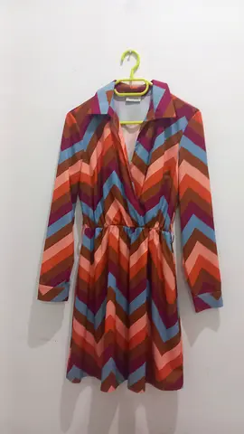 Short colorful dress with sleeves size s