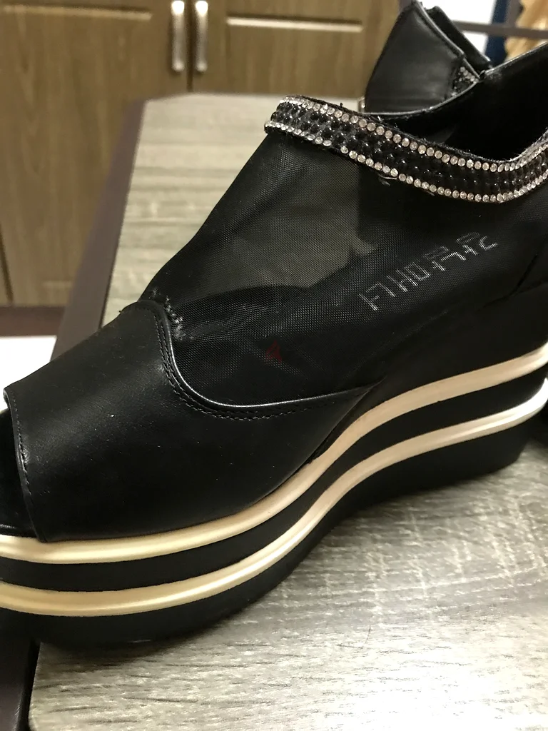 Black high-neck women's shoes63171763354498113