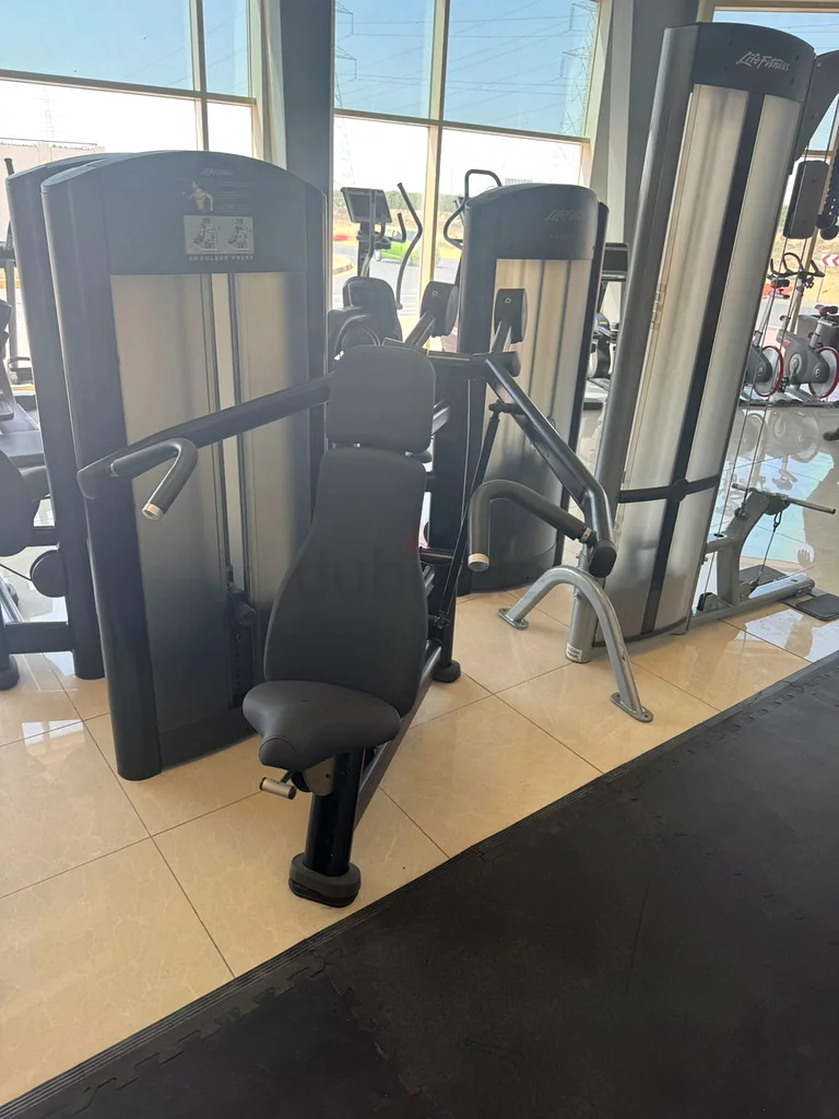Life Fitness Shoulder Press – Signature Series | Used | Refurbished | Starting at AED 4,50063252438679683110
