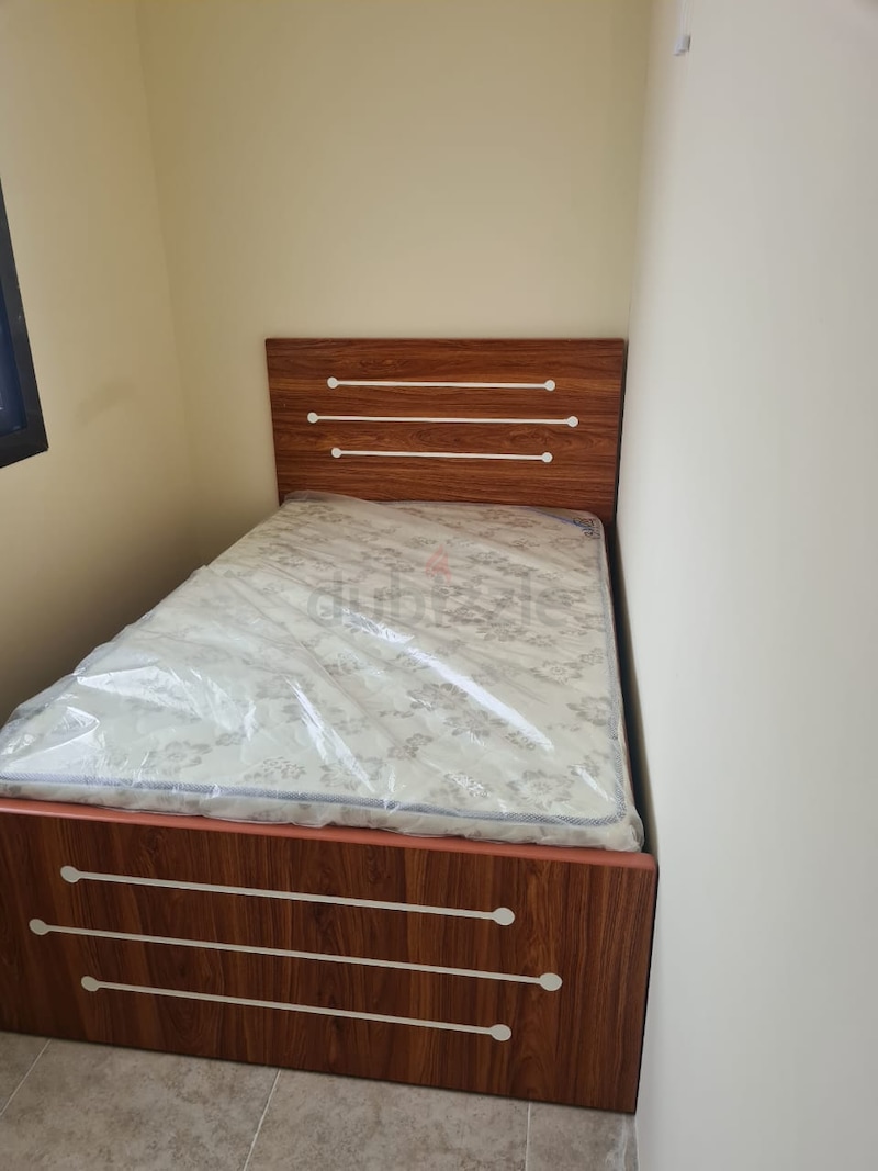 Apartment: Partition Room Available For Couple And Ladies 