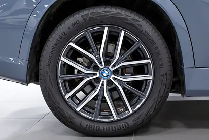 2024 BMW IX1 照片 6
