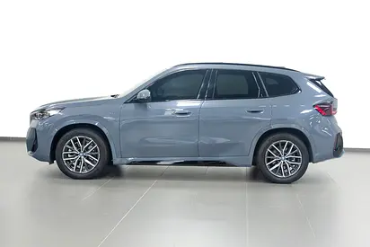 2024 BMW IX1 照片 2