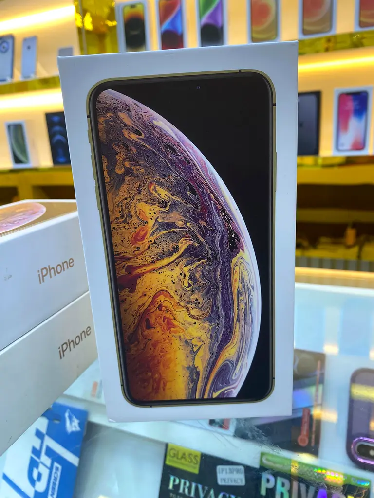 iPhone63213933476738112