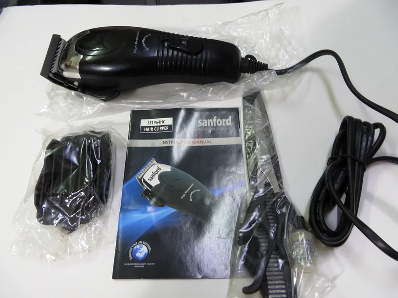 PROFESSIONAL HAIR CLIPPER WITH ATTACHMENTS NEW63242682406914111