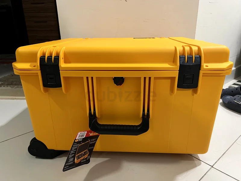 Brand new Pelican Storm iM2750 Case No Foam (Yellow)63242171751425111