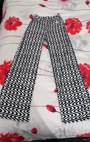 Black and white jeans, size small