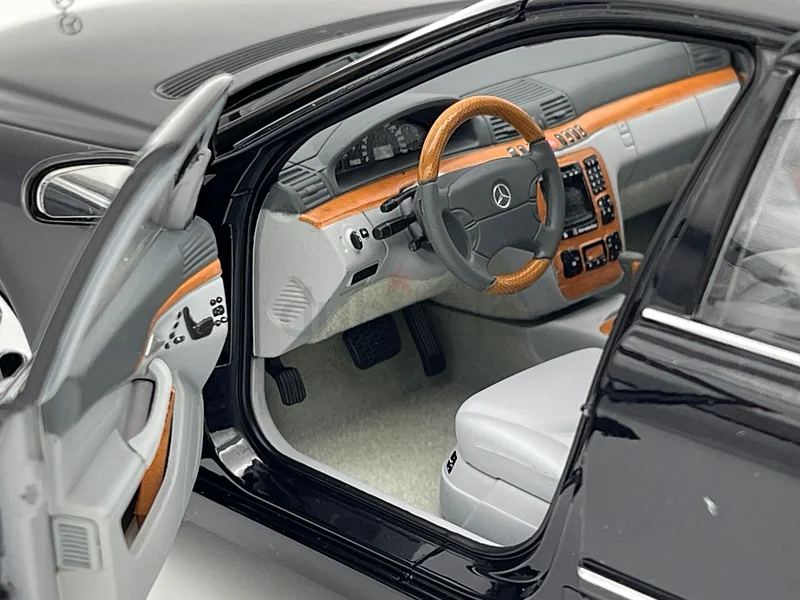 نوريڤ مرسيدس S600 1:1863227807946371113