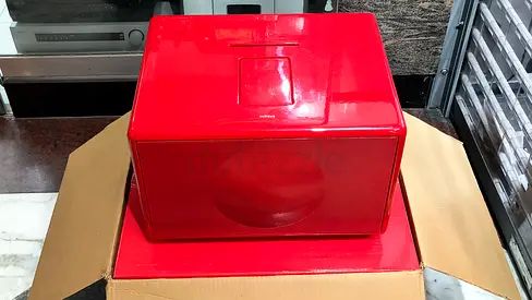 Glossy Red Geneva Model S Sound System