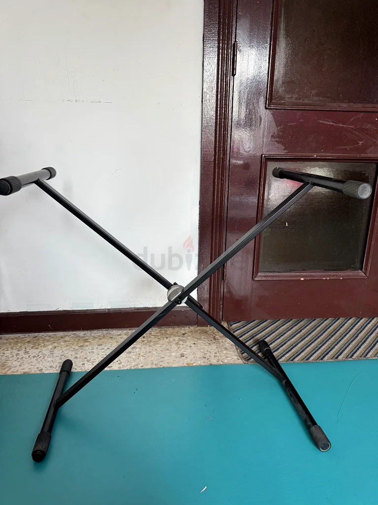 ستاند بيانو ومايكروفون ثومسون63206383834115111