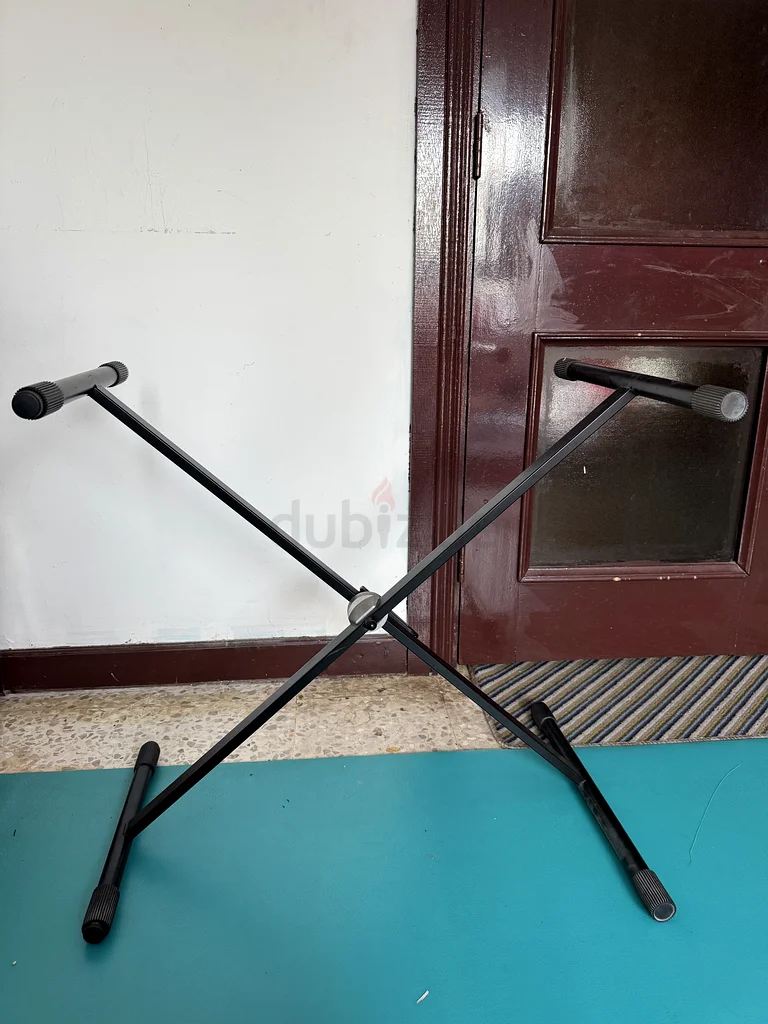 ستاند بيانو ومايكروفون ثومسون63206383834115110