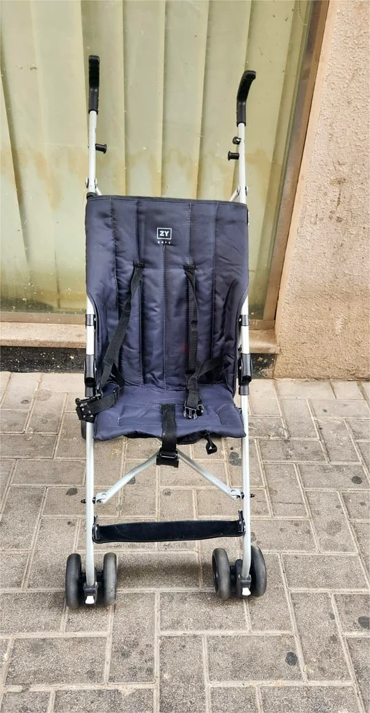 عربية  
عربة أطفال مستعملة للبيع63230708976001112