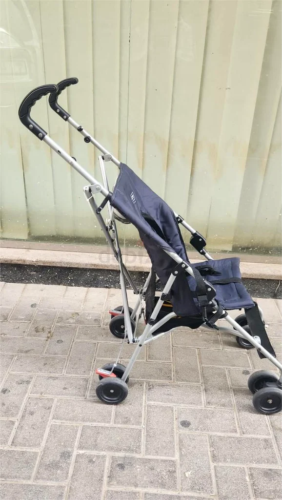 عربية  
عربة أطفال مستعملة للبيع632307089760011120