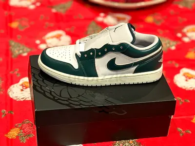 Air Jordan 1 low Oxidized Green 8.5US