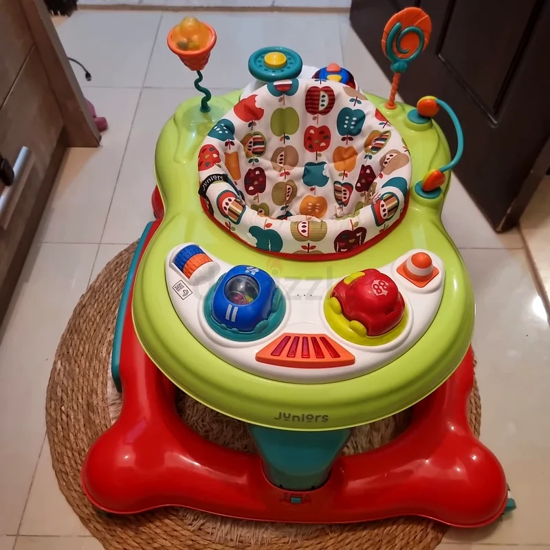 Baby Walker63206390507906112