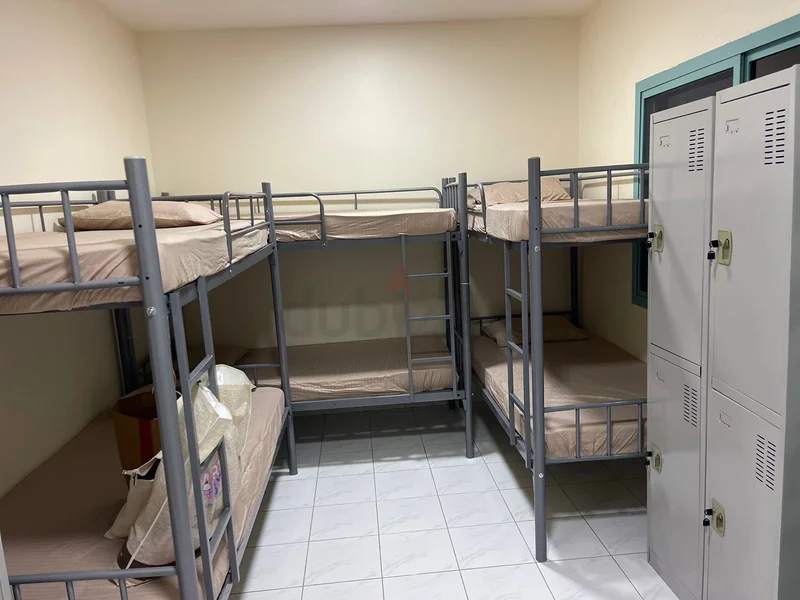 EXECUTIVE GENTS SHARING BEDSPACE | 20 SECS WALK TO BURJUMAN METRO EXIT 462864542833283112