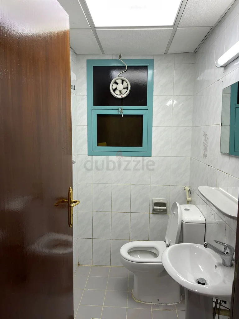 EXECUTIVE GENTS SHARING BEDSPACE | 20 SECS WALK TO BURJUMAN METRO EXIT 462864542833283111