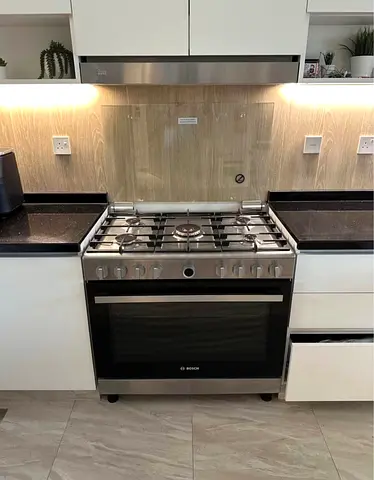Bosch Gas Cooker 90X60 | Stainless Steel | 147L Oven | German Engineering | HGV1D0V50M