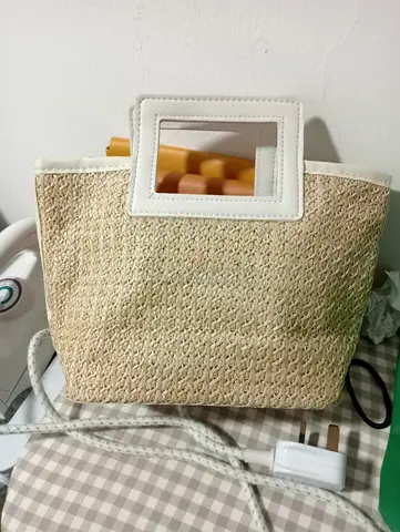 Handbags 20 dhs
