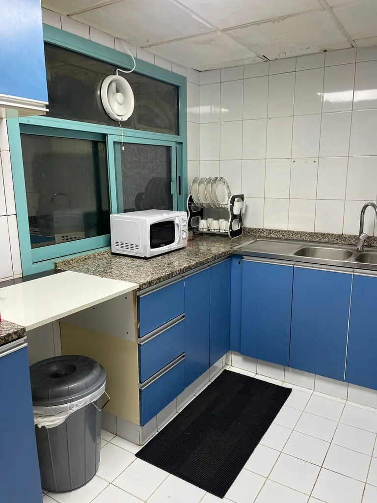 EXECUTIVE GENTS SHARING BEDSPACE | 20 SECS WALK TO BURJUMAN METRO EXIT 462864542833283113