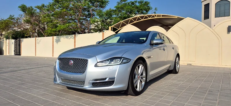 2016 Jaguar XJL -Full option-  2.0 Turbo 4 cyl-Excellent Condition63221823364611119
