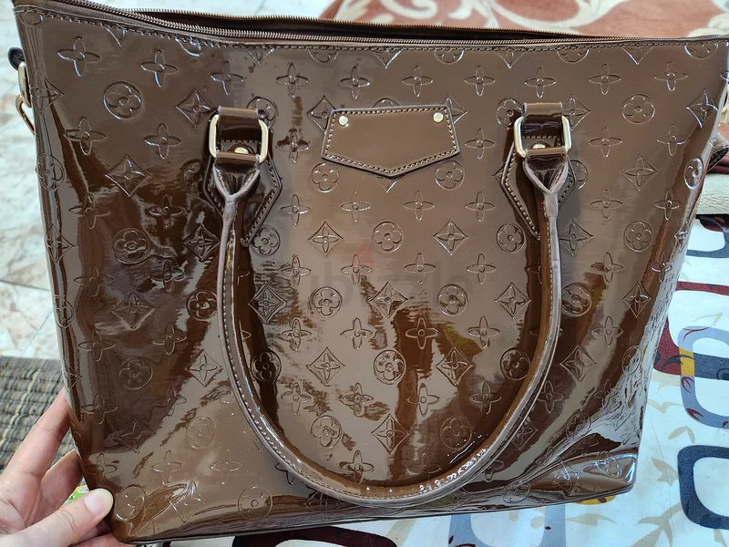 حقيبة كتف63239085644546112