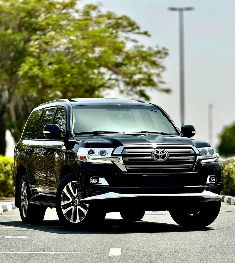 Toyota Land Cruiser 2017 GXR PLUS V6 . Gcc specs ( Full option
