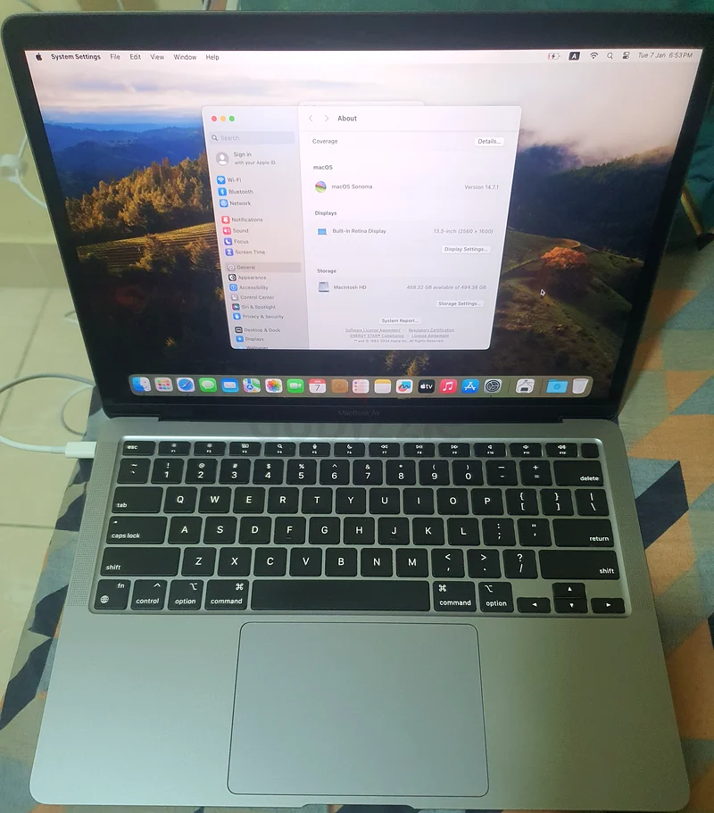 Macbook Air M1 13 inch 8GB 512GB Dubai