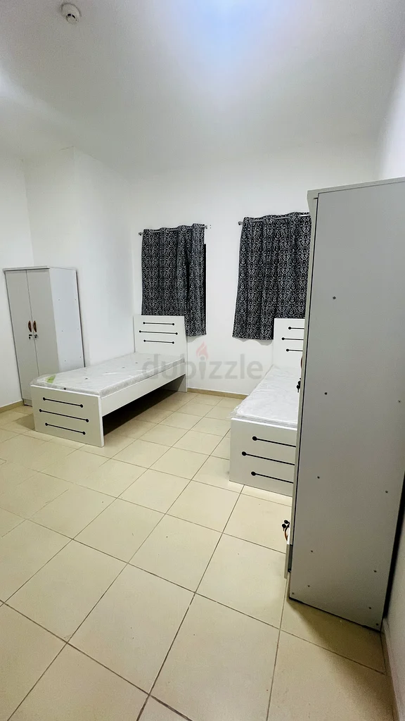 سرير تنفيذي مفروش بالكامل للعزاب الذكور الهنود في DSO-SILICON OASIS63796580188419110