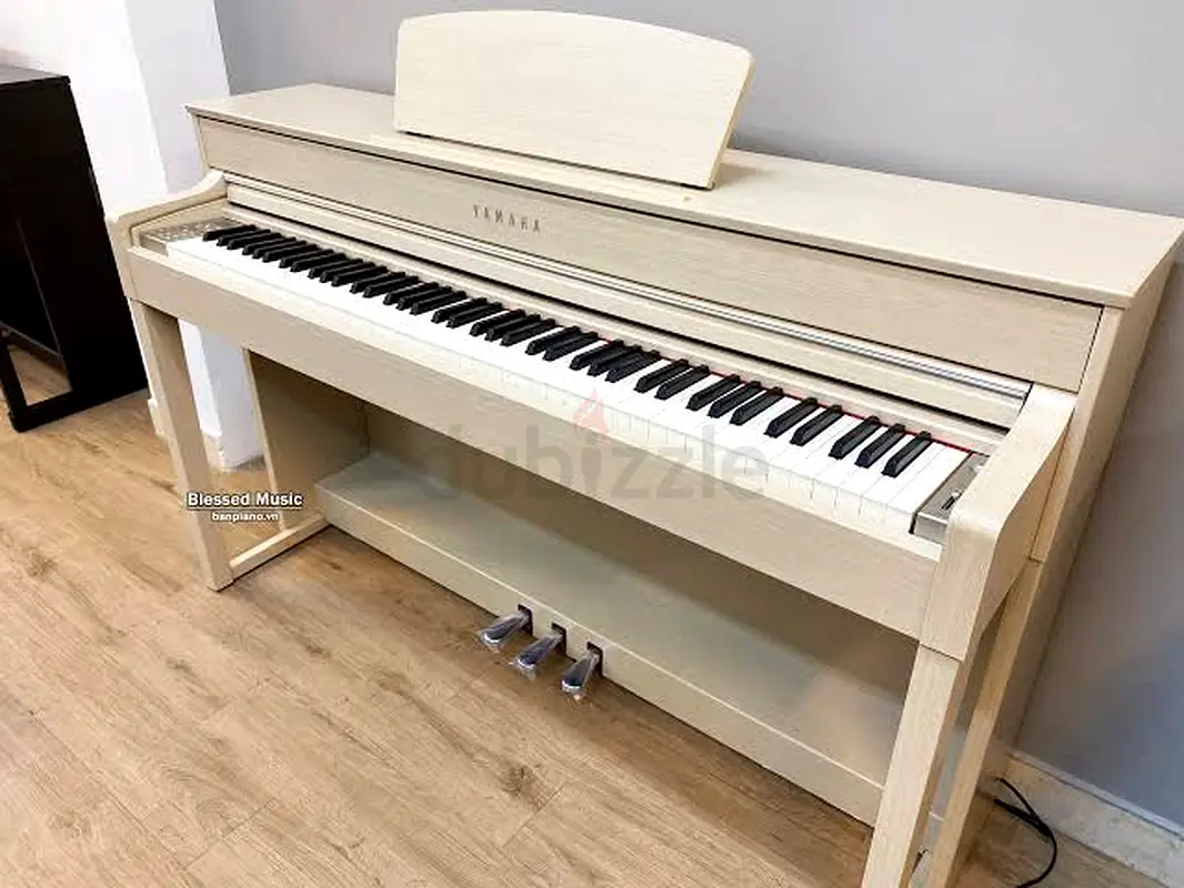 Yamaha Clavinova CLP535wa Piano. Cash on Free Delivery with six 