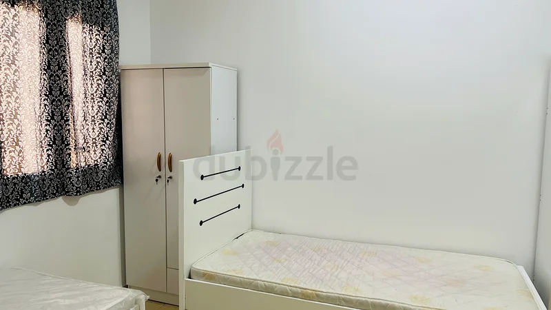 سرير تنفيذي مفروش بالكامل للعزاب الذكور الهنود في DSO-SILICON OASIS63796580188419111