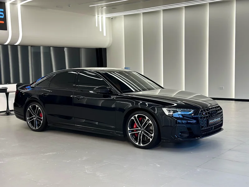 Audi S8 GCC Ali and Sons Agency warranty until 2029, free maintenance up to 75,00063227251210241112